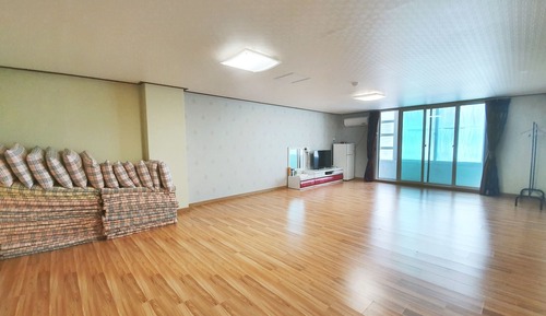 Room (Ondol (8-person room))