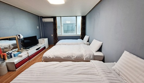 Room (Single triple)