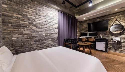 Room (Suite/for car customers only (Samsung)