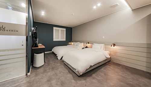 Room (Business twin bed (large king double )