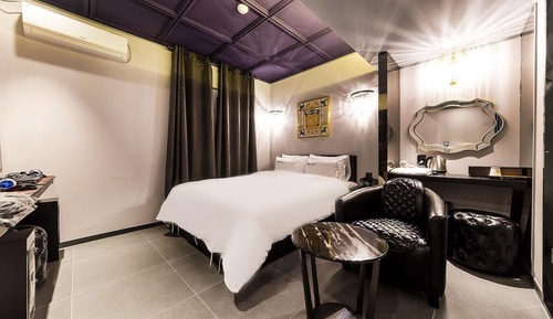 Room (High Performing Couple PC Room(OTT))