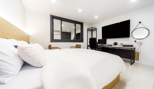 Room (Deluxe - PC room (non-smoking PC room)
