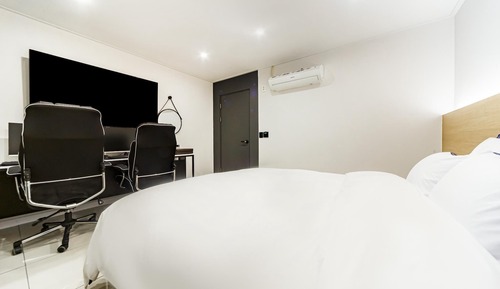 Room (Deluxe-double PC room (non-smoking co)