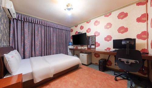 Room (Standard (Without PC Netflix))