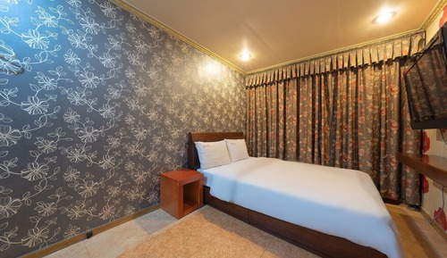 Room (Special discount randomly assigned (w)