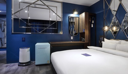 Room (VVIP Twin + Bath Bomb PKG (75 TV twin)