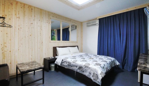 Room (Semi-Special Room)