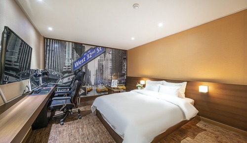 Room (VIP - High Performing 2PC room (TV Ne)