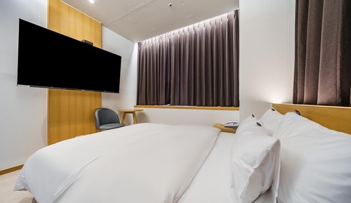 Room (Deluxe (pc random OTT 5 types (Netfli)