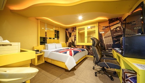 Room (Special-high-spec couple PC (high-end)