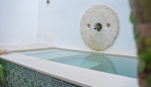 Apartment with Pool