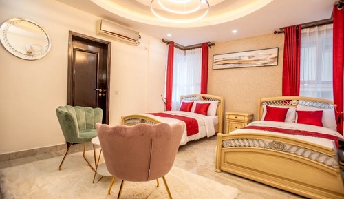 Deluxe Suite