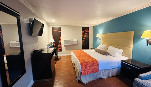 Signature Room, 1 King Bed