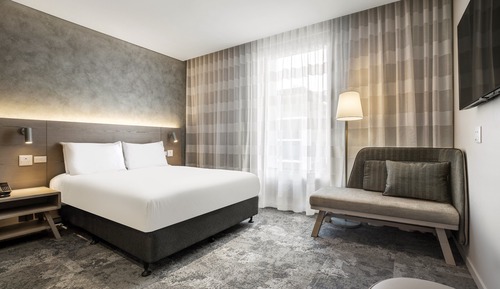 Standard Room, 1 King Bed (Free Breakfast)