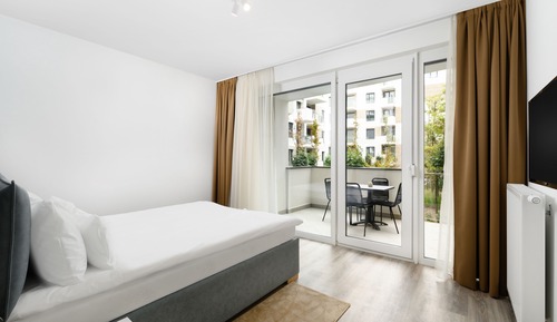 Grand Deluxe Three-Bedroom Apartment with Balcony