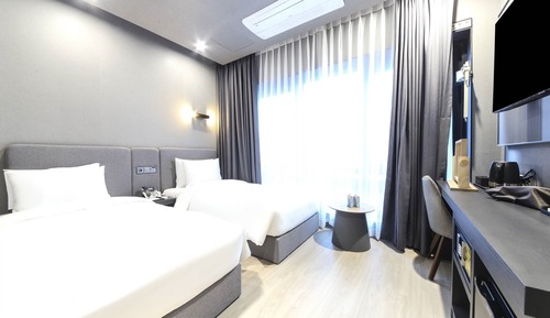 Standard Twin Room