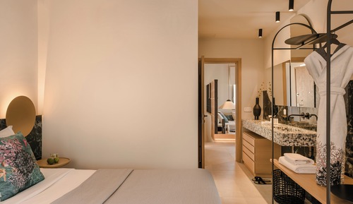 Exclusive 3 Bedroom Villa with Private Heated Pool and Sea View