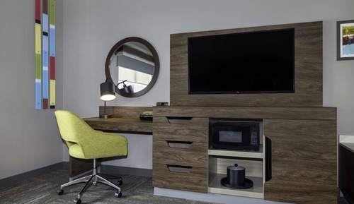 Room, 2 Queen Beds, Accessible, Bathtub