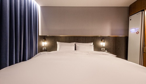 Premium Double Room, 1 King Bed, Non Smoking, City View