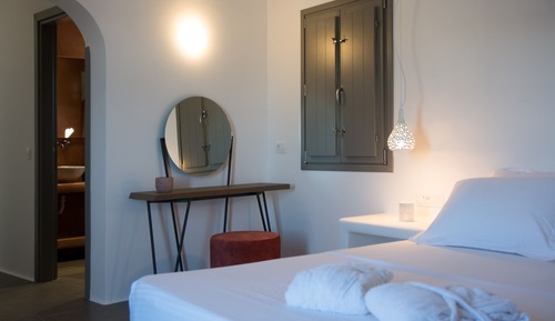 Studio Suite, Jetted Tub