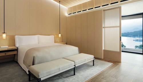Suite, 1 King Bed, Non Smoking (Balcony)