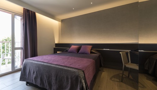 Standard Room (Blau, 1 Adult and 1 Child)