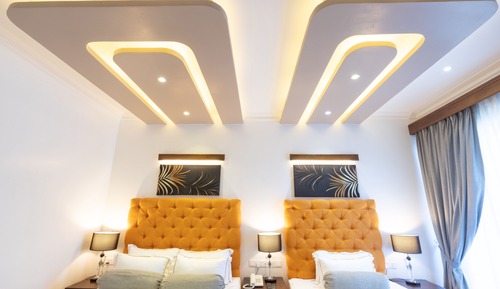 Premium Triple Room, Multiple Beds, Bathtub, Partial Lake View