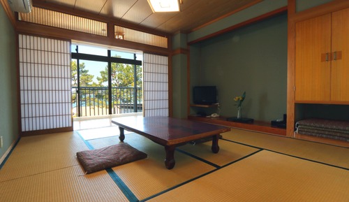 Japanese Style Room for 5 Guests