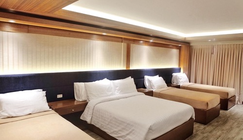 Premier Room