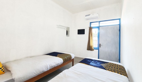 Basic Twin Room
