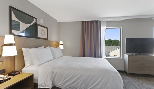 Studio Suite, 1 Queen Bed, Accessible, Kitchen (Communications Accessible)