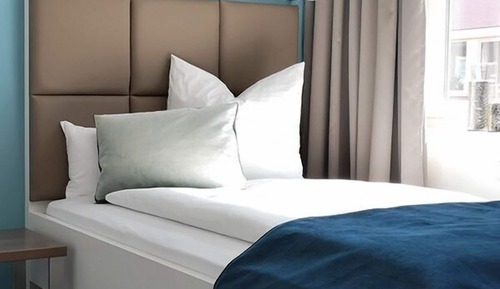 Single Room (with air conditioning)