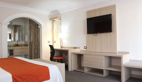 Deluxe Suite, 1 King Bed