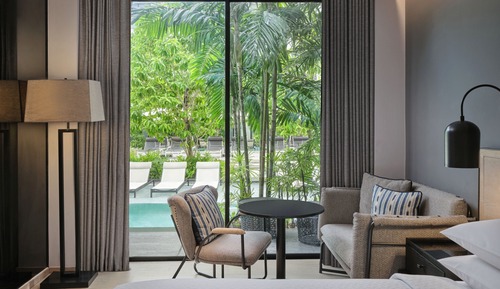 Room, 1 King Bed, Non Smoking, Pool Access (Ground Floor)