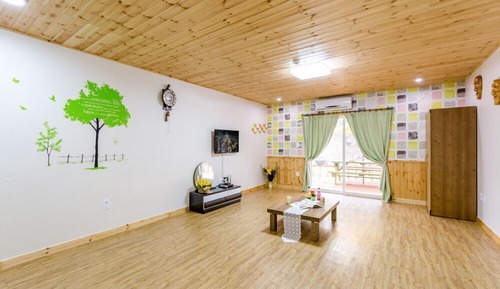 Room (Haengbok)