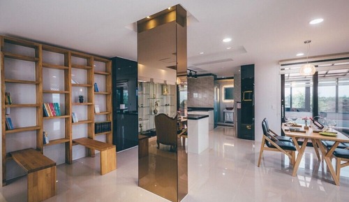 Room (R101)