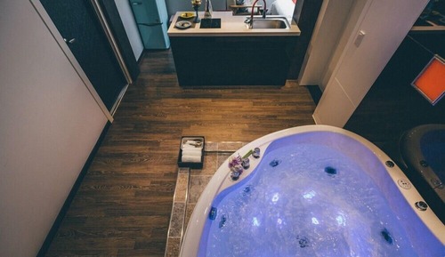 Room (R202)