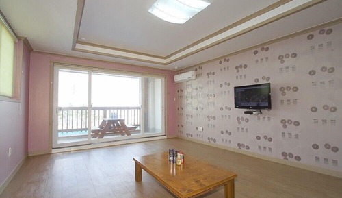 Room (Mujigae bit)