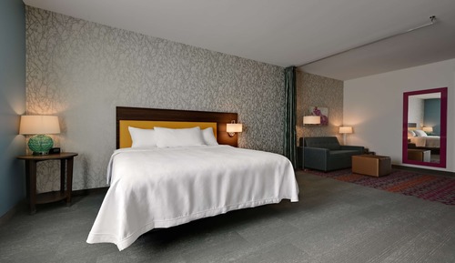 Studio, 1 King Bed, Accessible (Hearing)