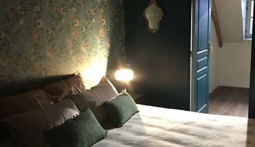 Romantic Apartment, Ensuite, Garden View