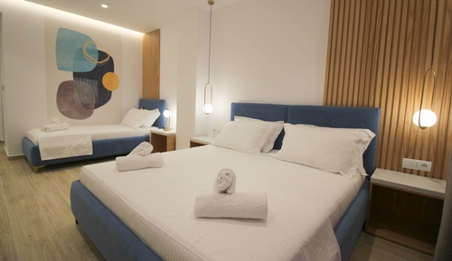 Deluxe Triple Room, Sea View, Beachside