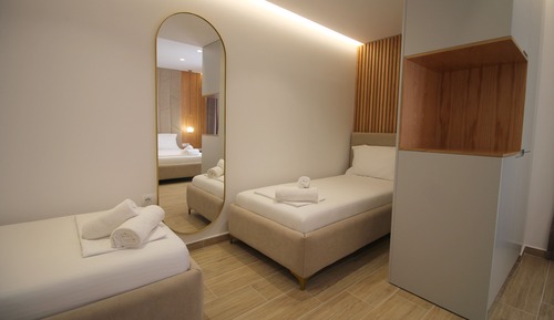 Deluxe Quadruple Room, City View, Beachside
