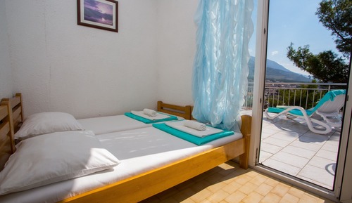 One bedroom apartment with terrace A8