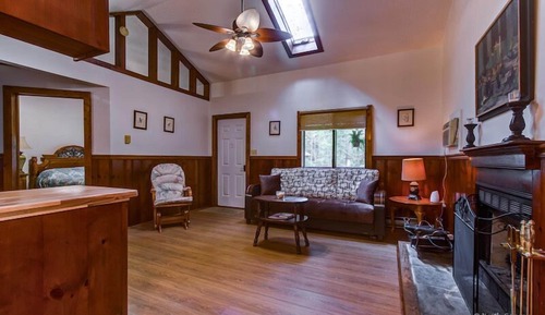 Laurel Cottage (Pet Friendly)