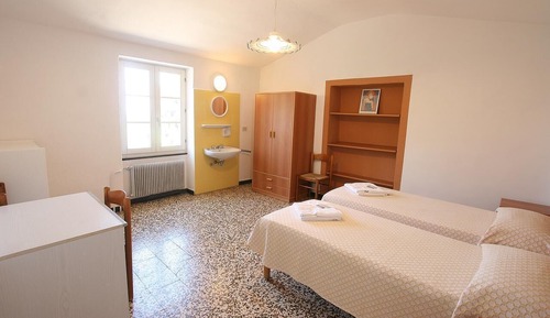 Economy Room, Shared Bathroom (external)