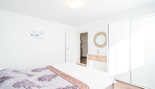 Apartment (One Bedroom Apartment)