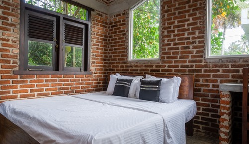 Standard Room, 1 King Bed, Garden View
