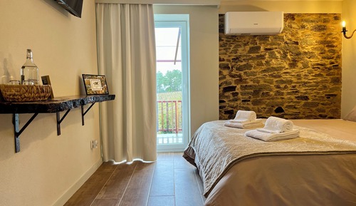 Panoramic Suite, 1 Queen Bed with Sofa bed, Mountain View