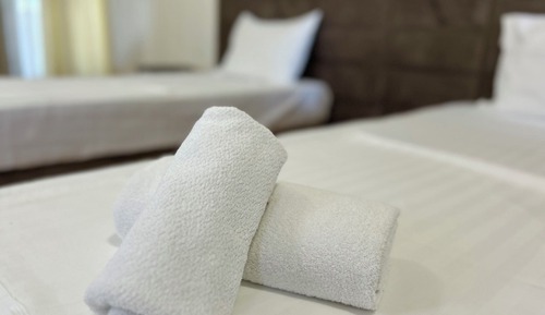 City Twin Room, 2 Twin Beds, City View