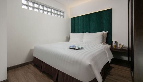 Junior Suite, 1 Bedroom, Bathtub, City View